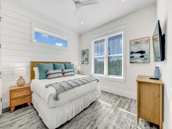 Gorgeous Home in Bradenton with Pool and Close to Beach