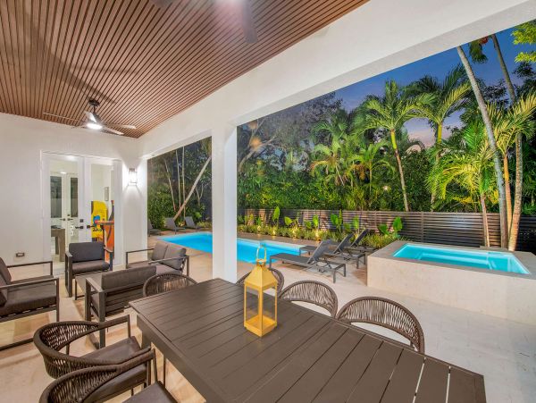 Luxury Miami Vacation Home Seven Bedroom