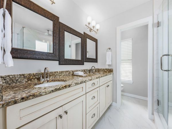 Beautiful Home with 4 Bedrooms and Private Pool