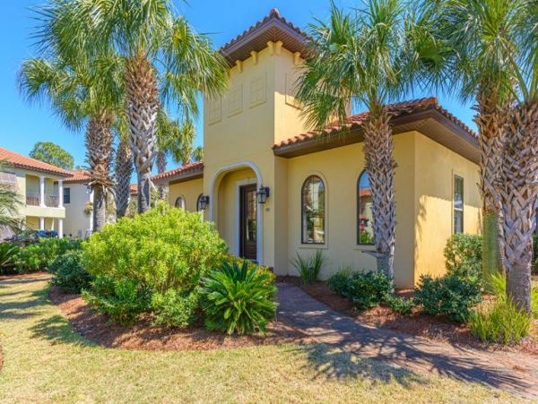 Miramar Vacation Villa Four Bedroom Lake Views