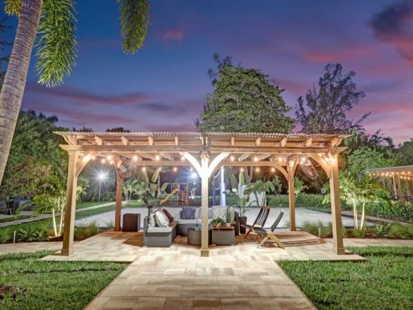 Pompano Beach Luxury Eight Bedroom Vacation Home