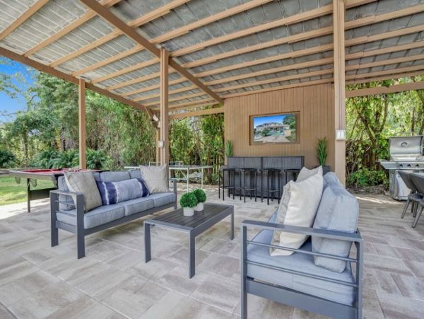 Pompano Beach Luxury Eight Bedroom Vacation Home