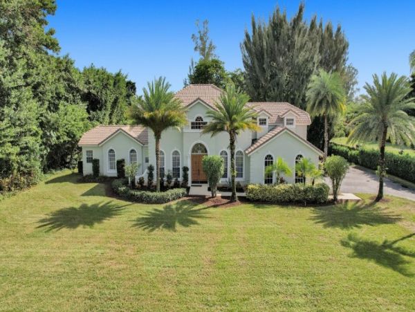 Pompano Beach Luxury Eight Bedroom Vacation Home