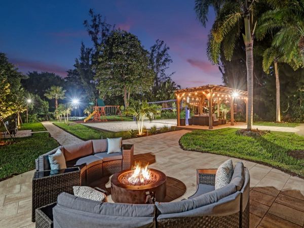 Pompano Beach Luxury Eight Bedroom Vacation Home