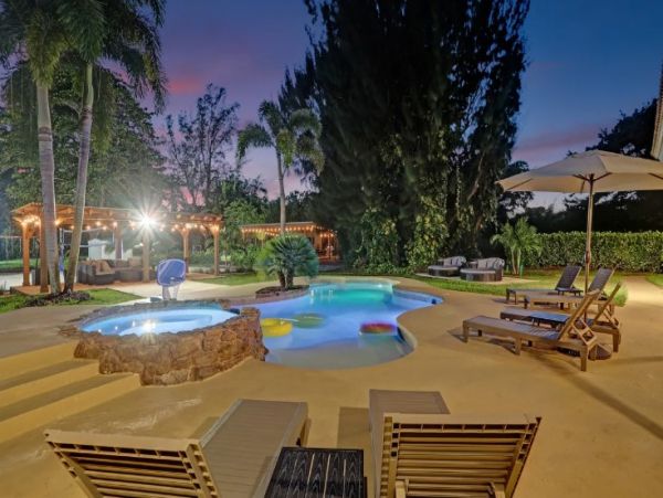 Pompano Beach Luxury Eight Bedroom Vacation Home