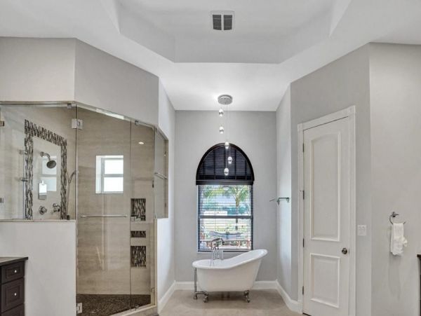 Luxury Vacation Rental with 8 Bedrooms & Mini Golf