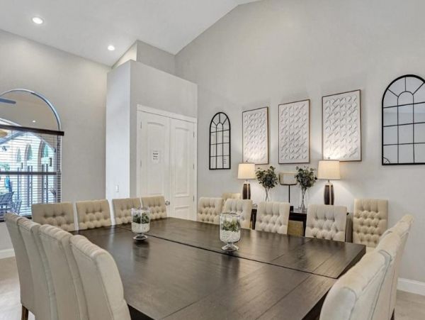 Luxury Vacation Rental with 8 Bedrooms & Mini Golf