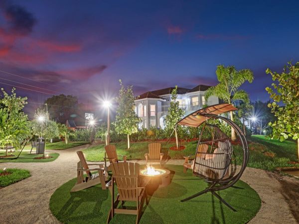 Unique Home in Plantation with Luxurious Amenities