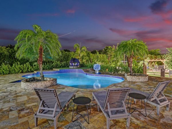 Unique Home in Plantation with Luxurious Amenities