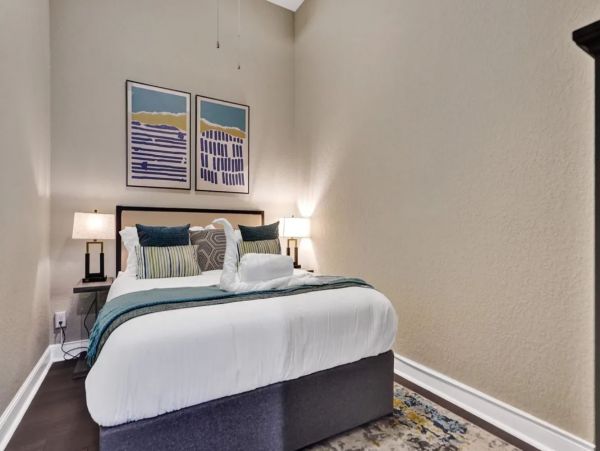 Unique Home in Plantation with Luxurious Amenities