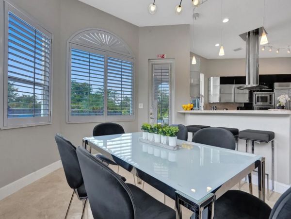 Unique Home in Plantation with Luxurious Amenities