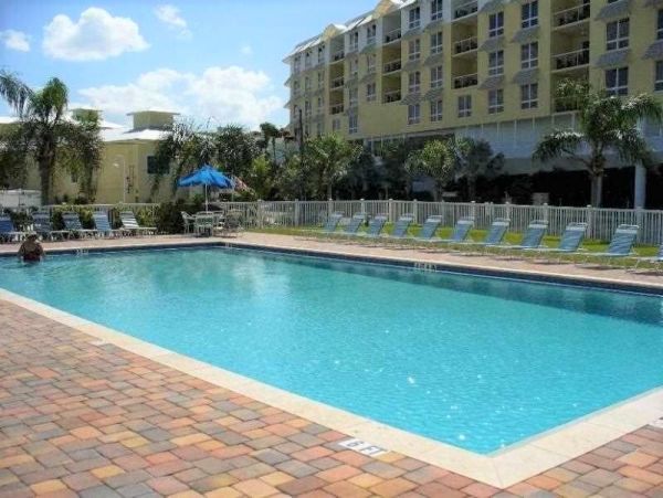 Two Bedroom Vacation Rental in Siesta Key Steps from Beach