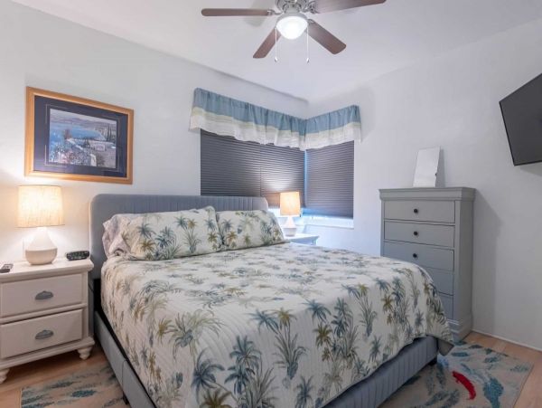 Two Bedroom Vacation Rental in Siesta Key Steps from Beach
