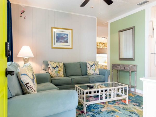 Two Bedroom Vacation Rental in Siesta Key Steps from Beach