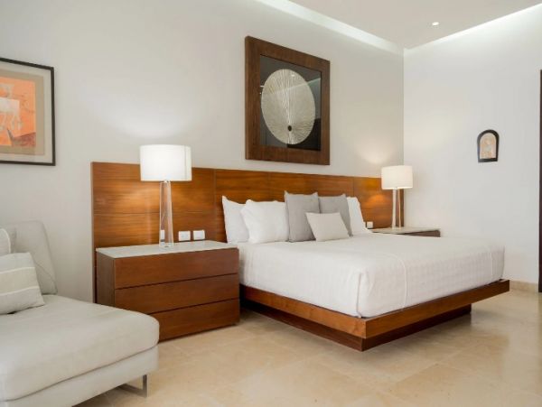 Five Bedroom Beach Front Luxury