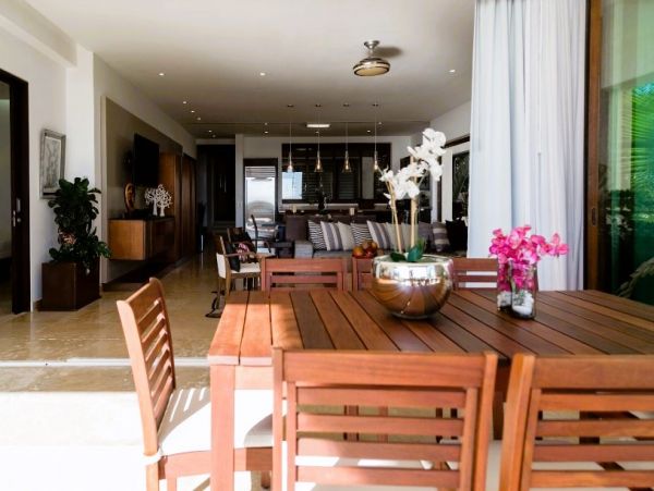 Five Bedroom Beach Front Luxury