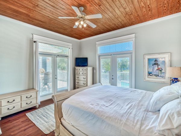 Lovely 4 Bedroom Home with Private Pool