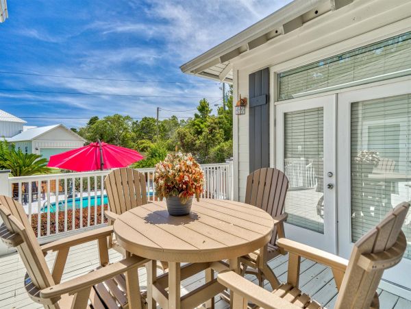 Lovely 4 Bedroom Home with Private Pool