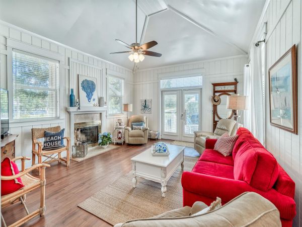 Lovely 4 Bedroom Home with Private Pool