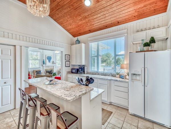 Lovely 4 Bedroom Home with Private Pool
