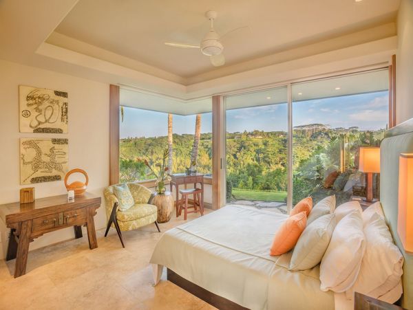 Oceanfront & Mountain View Luxury Three Bedroom Home in Kauai