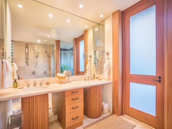 Oceanfront & Mountain View Luxury Three Bedroom Home in Kauai