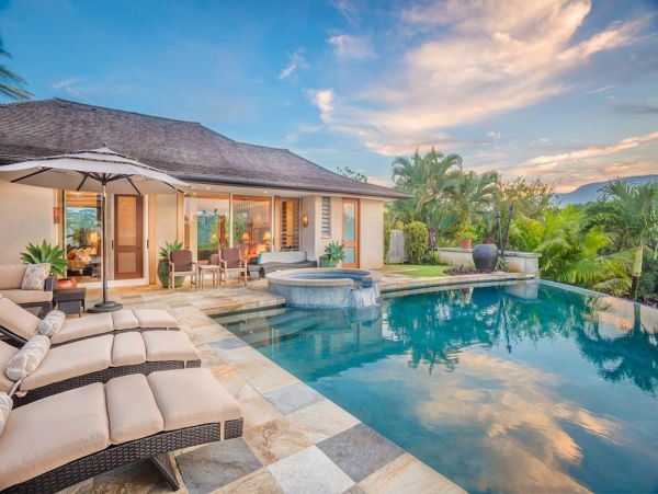 Oceanfront & Mountain View Luxury Three Bedroom Home in Kauai