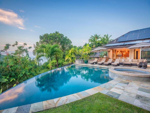 Oceanfront & Mountain View Luxury Three Bedroom Home in Kauai