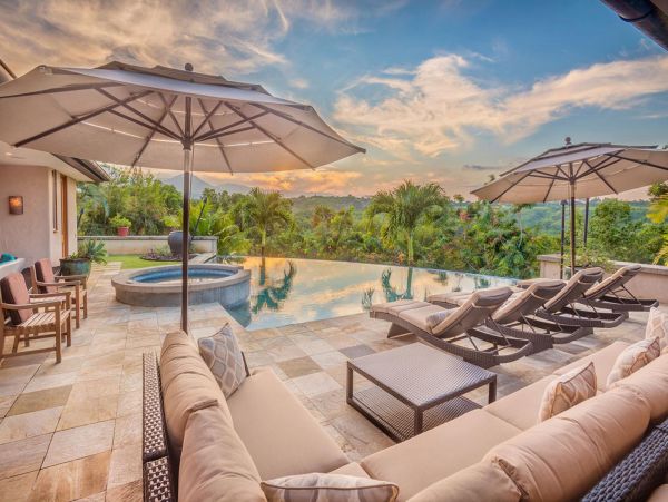 Oceanfront & Mountain View Luxury Three Bedroom Home in Kauai