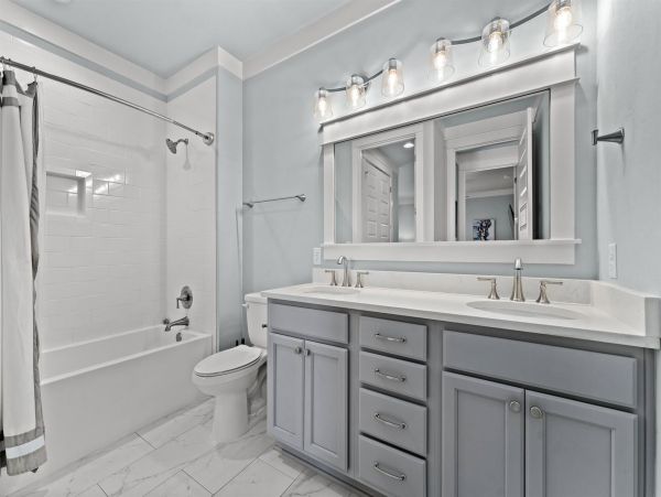 Miramar Beach Luxury Vacation Home Sleeps 16 Close to Beach