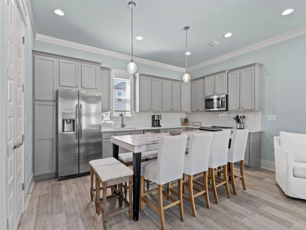 Miramar Beach Luxury Vacation Home Sleeps 16 Close to Beach