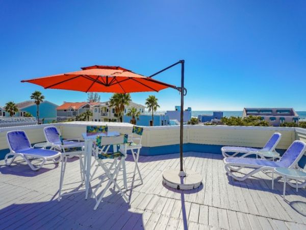 Siesta Key Vacation Condo Three Bedroom Walk to Beach