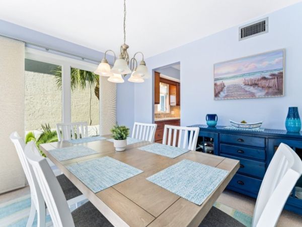 Siesta Key Vacation Condo Three Bedroom Walk to Beach