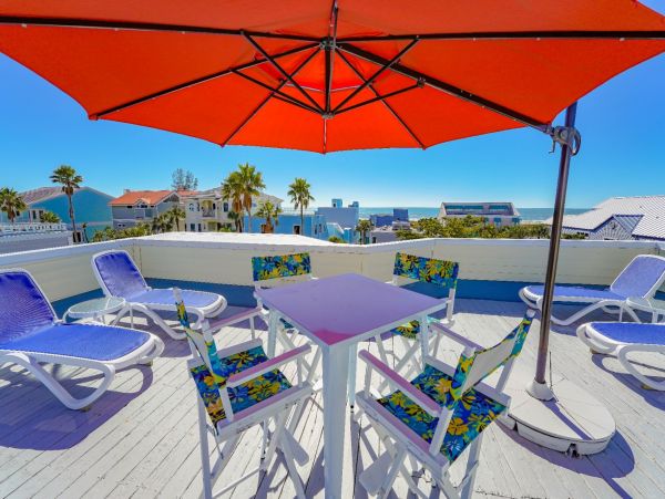 Siesta Key Vacation Condo Three Bedroom Walk to Beach