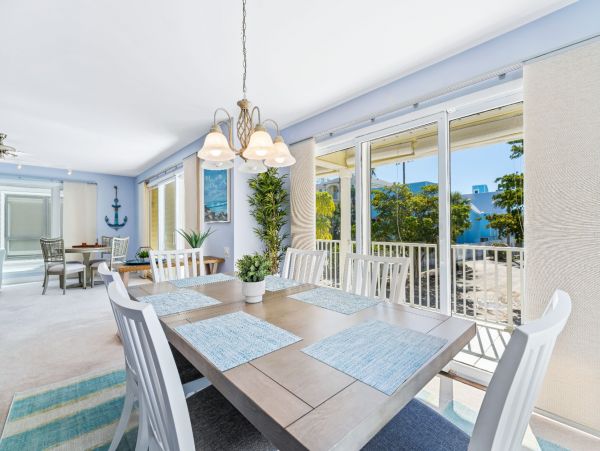 Siesta Key Vacation Condo Three Bedroom Walk to Beach