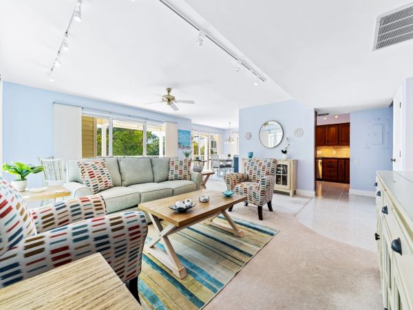 Siesta Key Vacation Condo Three Bedroom Walk to Beach