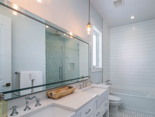 Lovely 4 Bedroom Home with Private Pool & Dock