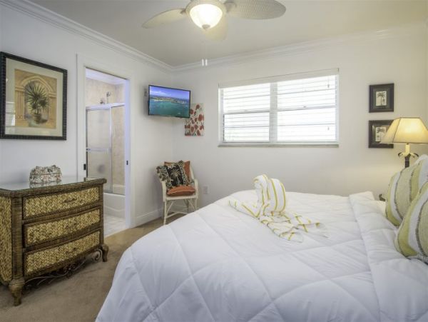 Marathon Vacation Home Four Bedroom