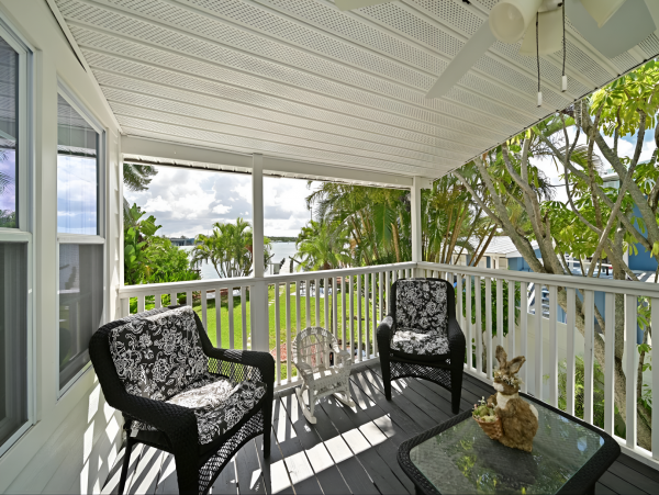 Lovely 2 Bedroom Unit with Bay View Sleeps 6