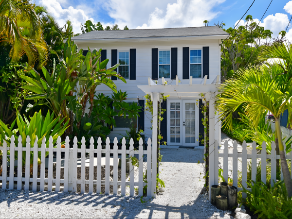 Lovely 2 Bedroom Unit with Bay View Sleeps 6