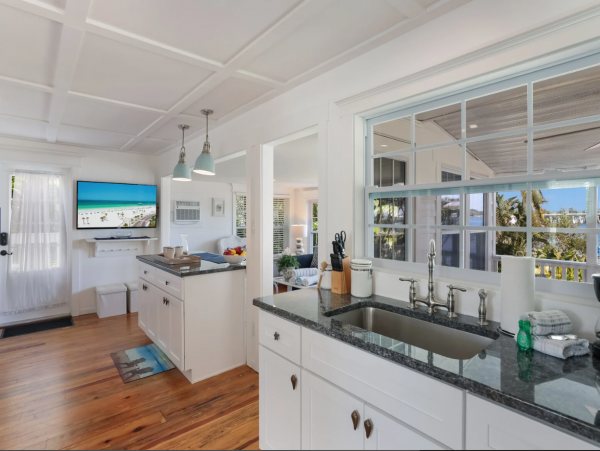 Lovely 2 Bedroom Unit with Bay View Sleeps 6