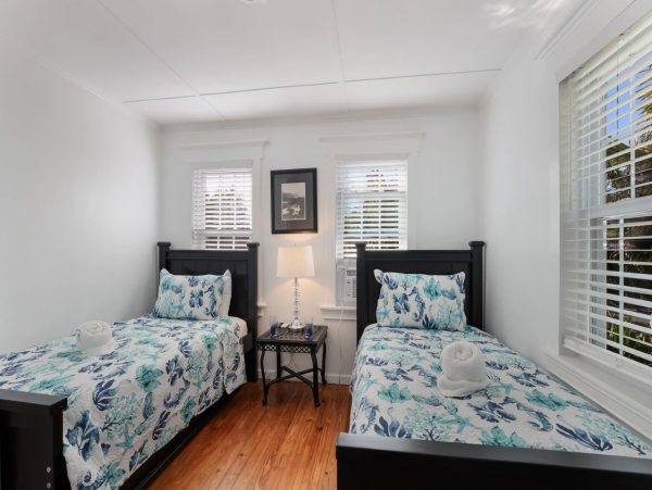Lovely 2 Bedroom Unit with Bay View Sleeps 6