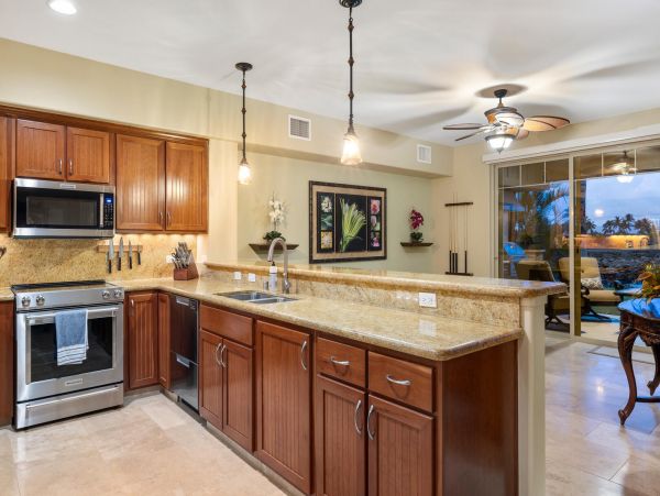 Absolutely Stunning 3 Bedroom Resort Townhome in Waimea