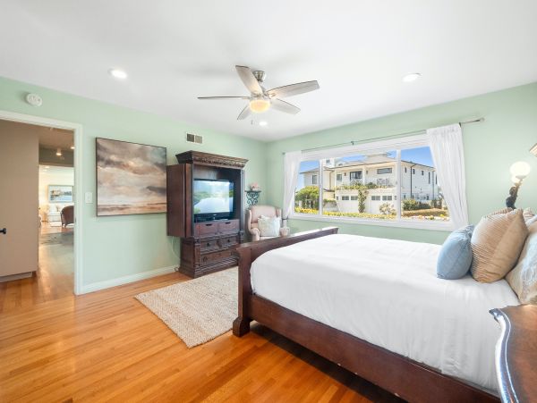 Three Bedroom Birdrock Home with Ocean Views