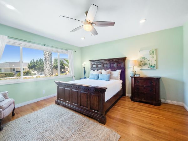 Three Bedroom Birdrock Home with Ocean Views