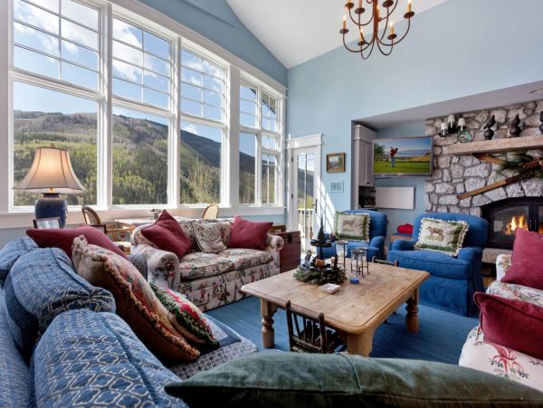 Six Bedroom Gorgeous Vacation Home in Vail with Great Views