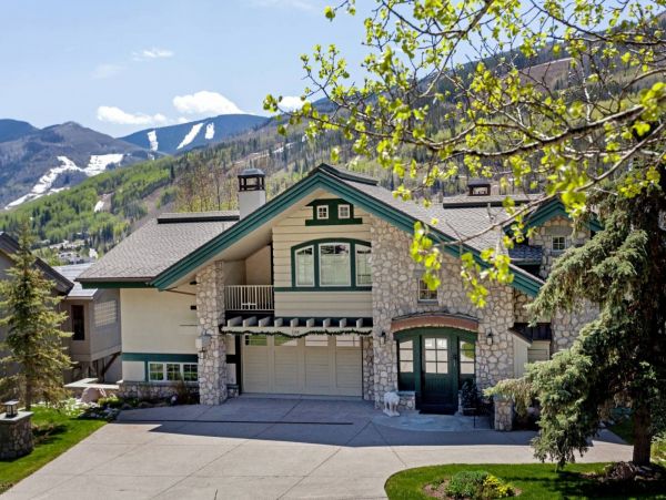 Six Bedroom Gorgeous Vacation Home in Vail with Great Views