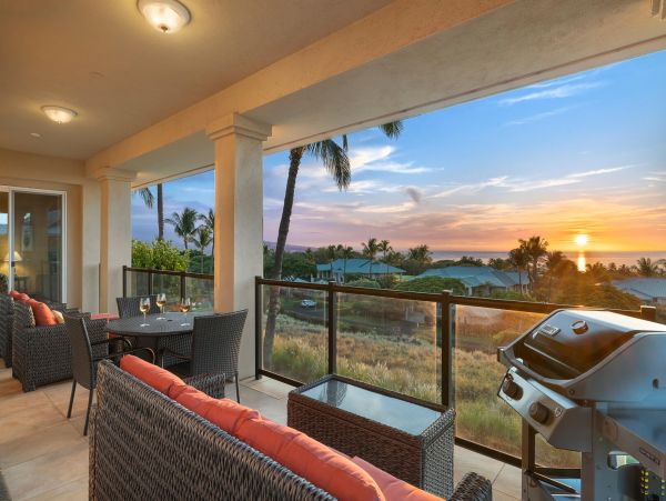Luxury 2 Bedroom Vacation Condo with Panoramic Ocean Views
