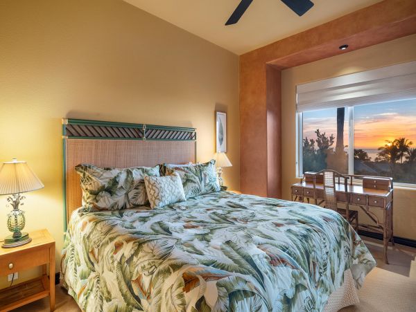 Luxury 2 Bedroom Vacation Condo with Panoramic Ocean Views