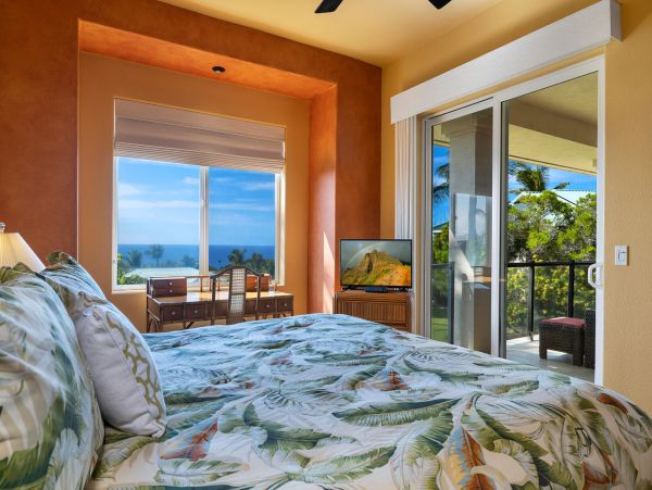 Luxury 2 Bedroom Vacation Condo with Panoramic Ocean Views